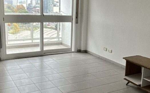 Amplio 3 Ambientes de 75 m² con Balcón a Metros de Parque Lezama