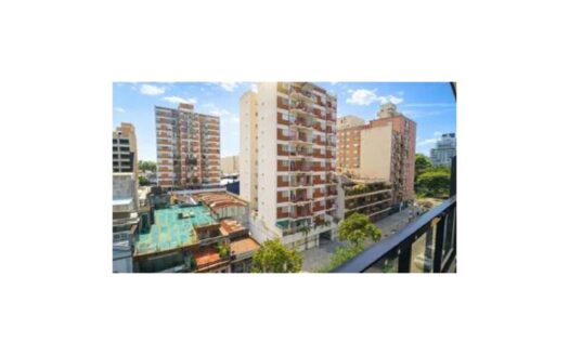 MONOAMBIENTE DIVISIBLE CON BALCÓN EN VILLA LURO, CON MUY POCO USO