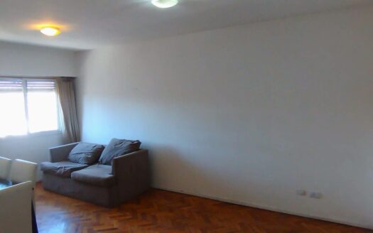 Abasto – 2 Amb. al frente, piso alto, vista NNE – Libre