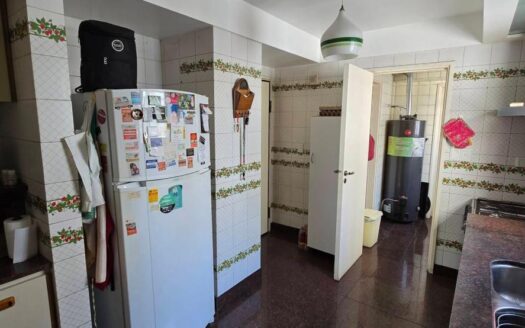Alquilo hermoso departamento.