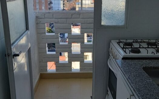 Venta – Floresta; depto 2 amb. con vista abierta