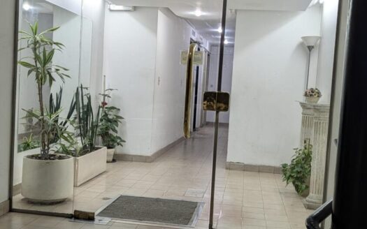 Monoambiente al frente en alquiler