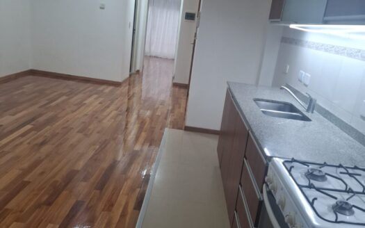 Dueño alquila excelente Semipiso con amplio patio.
