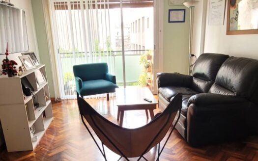 Departamento 4 ambientes. Todo luz y sol.. Impecable.