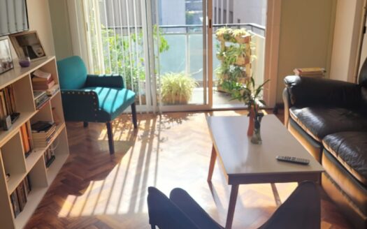 Departamento 4 ambientes. Todo luz y sol.. Impecable.