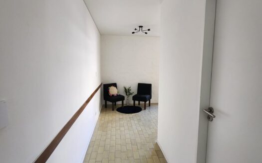 IMPERDIBLE 2 Amb. Luminoso en Zona Abasto – Excelente Conectividad – Impecable – SIN COMISIONES DUEÑO DIRECTO