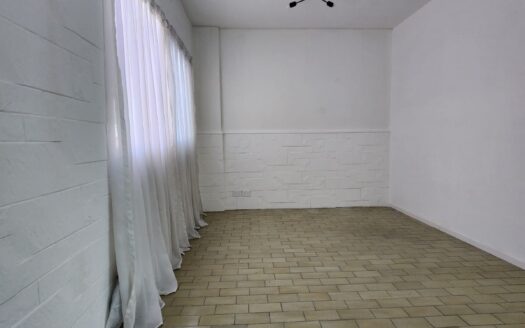 IMPERDIBLE 2 Amb. Luminoso en Zona Abasto – Excelente Conectividad – Impecable – SIN COMISIONES DUEÑO DIRECTO