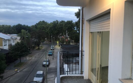 Se alquila departamento de 3 Ambientes.
