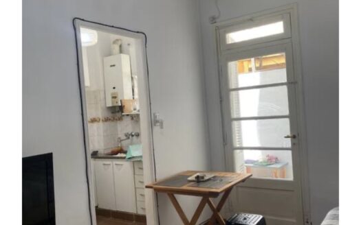 Venta depto 2 ambientes con patio