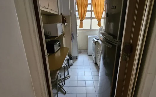 Departamento 4 Ambientes Al Frente Muy Luminoso Con Balcón , Baño Y Toilette