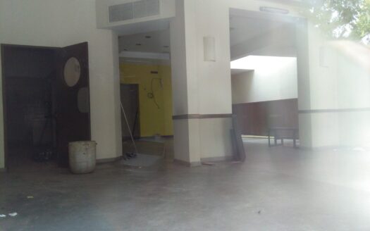 Vendo o Alquilo Local en Barracas frente Plaza Colombia (zona premium)