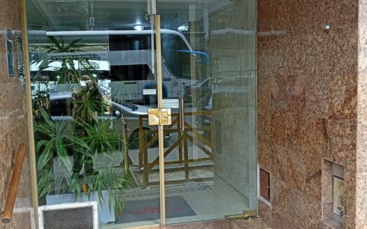 Dueño vende Dpto. 2 amb. Almagro a refaccionar, sobre Av. Rivadavia al 3400