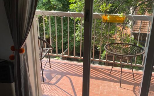 DEPTO. 3 AMBIENTES EN LAS CAÑITAS CON BALCON Y COCHERA. $1,250,000