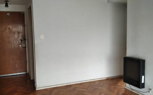 3 Ambientes Al Frente con Gran Balcón – Piso Alto – Muy Luminoso – Almagro