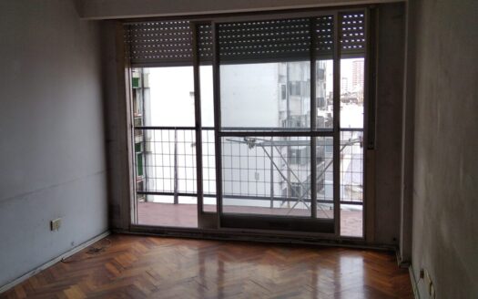 3 Ambientes Al Frente con Gran Balcón – Piso Alto – Muy Luminoso – Almagro