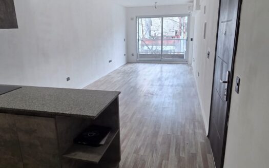 DEPARTAMENTO MONOAMBIENTE A LA CALLE. APTO PROFESIONAL