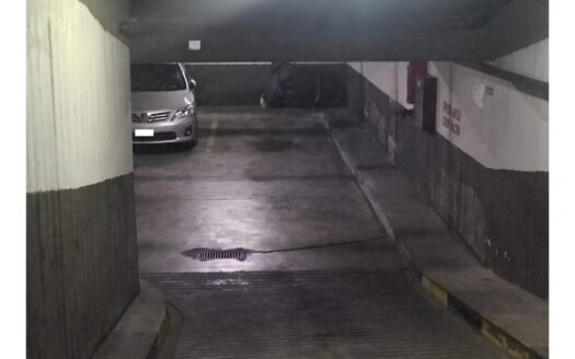 Alquiler Cochera Cubierta Y Fija De 13m2. Acceso Por Rampa Fija En El 5to Piso. Expensas A Cargo Del Propietario